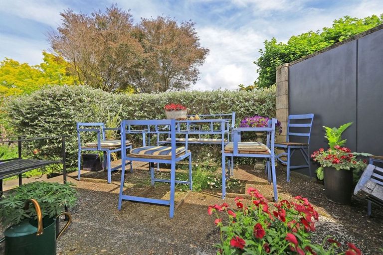 Photo of property in 15 Rakau Street, Havelock North, 4130
