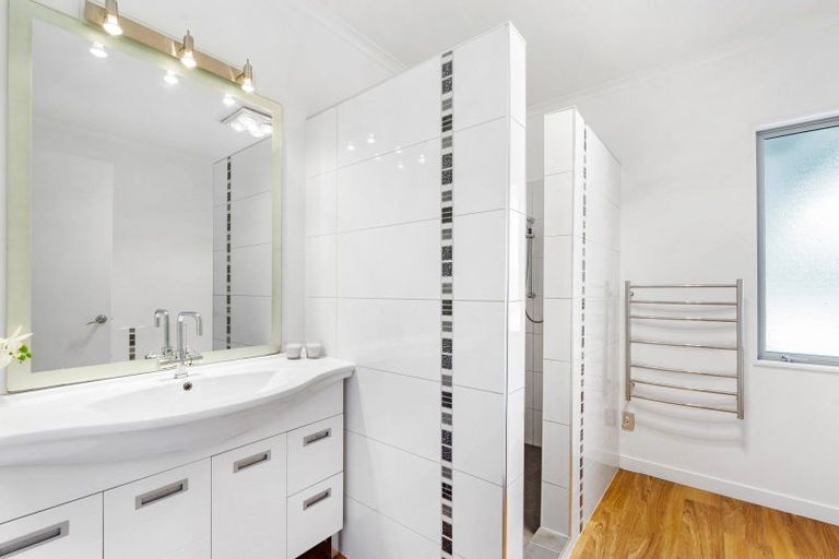 Photo of property in 30 Waipuka Road, Waimarama, Havelock North, 4294