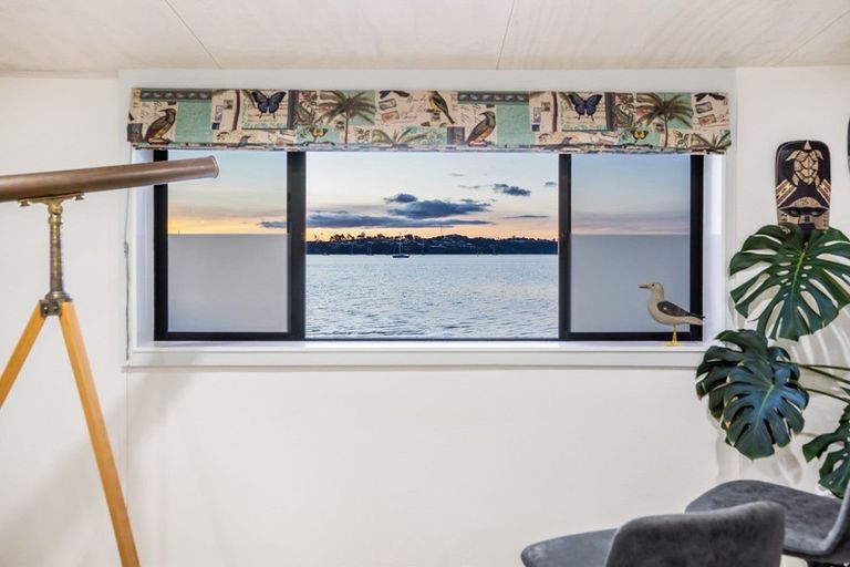 Photo of property in 6 Musick Point Road, Bucklands Beach, Auckland, 2012