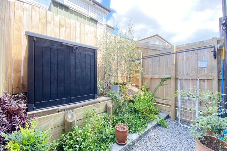 Photo of property in 31 Ngae Place, Mangere East, Auckland, 2024