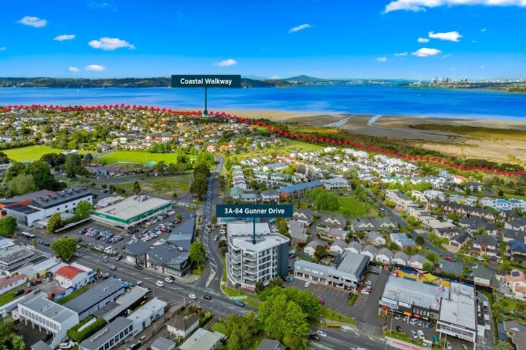 Photo of property in Bella Vista, 3a/84 Gunner Drive, Te Atatu Peninsula, Auckland, 0610