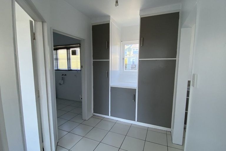 Photo of property in Bryon Court Flats, 25 Apuka Street, Brooklyn, Wellington, 6021