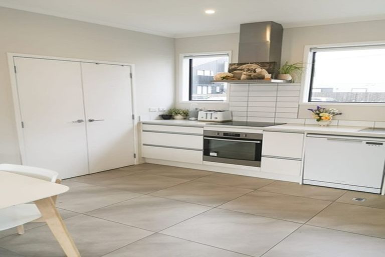 Photo of property in 60 Mapou Road, Hobsonville, Auckland, 0616