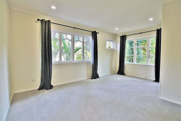 Photo of property in 182 Woodlands Park Road, Titirangi, Auckland, 0604
