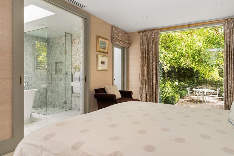 Photo of property in 12 Desmond Street, Merivale, Christchurch, 8014