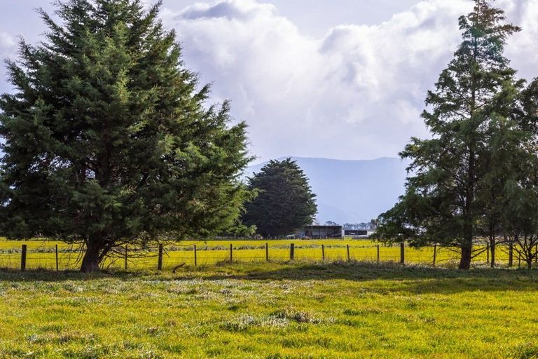 Photo of property in 23 Settlement Road, Morison Bush, Greytown, 5794