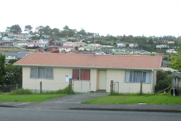 Photo of property in 82 Gallony Avenue, Massey, Auckland, 0614
