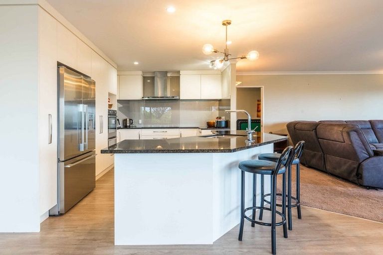 Photo of property in 14r Estates Terrace, Welcome Bay, Tauranga, 3175