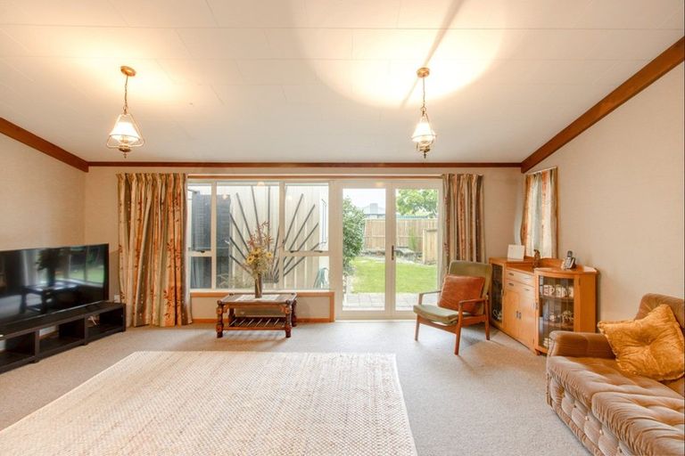 Photo of property in 129 Gloucester Street, Taradale, Napier, 4112