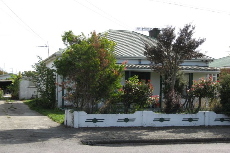 Photo of property in 43 Grafton Street, Waltham, Christchurch, 8011