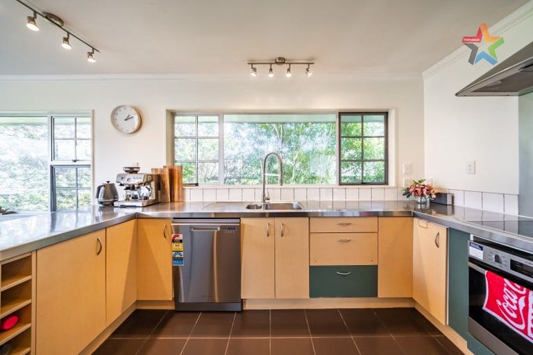 Photo of property in 28 Gurney Road, Kelson, Lower Hutt, 5010