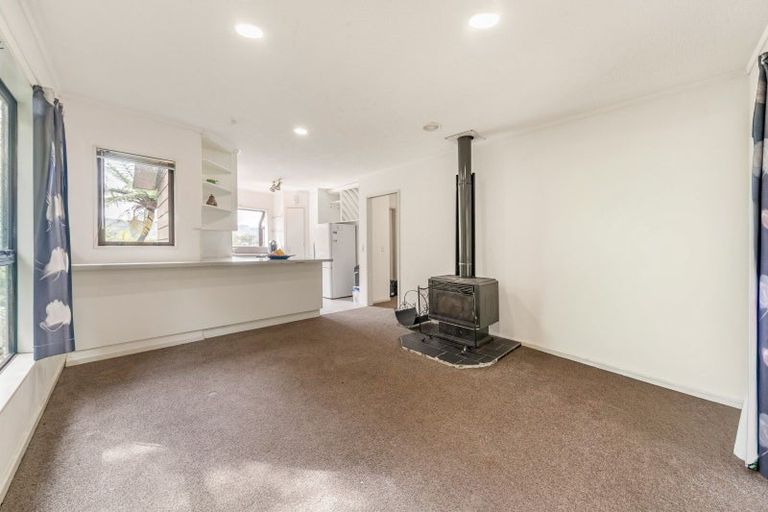 Photo of property in 14 Westhaven Drive, Tawa, Wellington, 5028