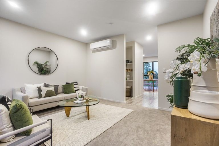 Photo of property in 13 Impatiens Lane, Massey, Auckland, 0614