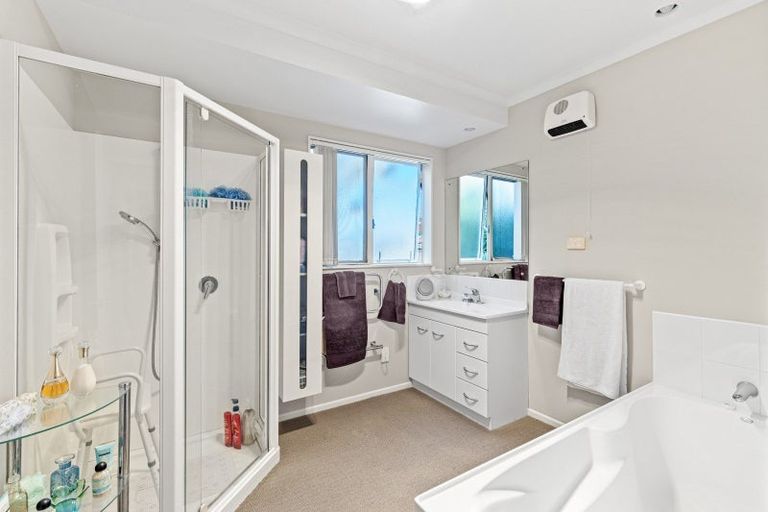 Photo of property in 1 Mcilwaine Place, Marton, 4710