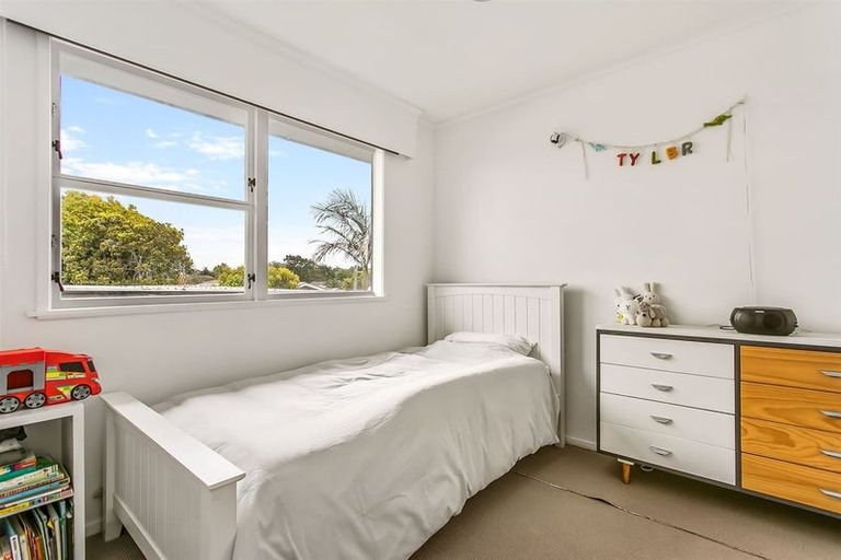 Photo of property in 29 Woodside Road, Massey, Auckland, 0614