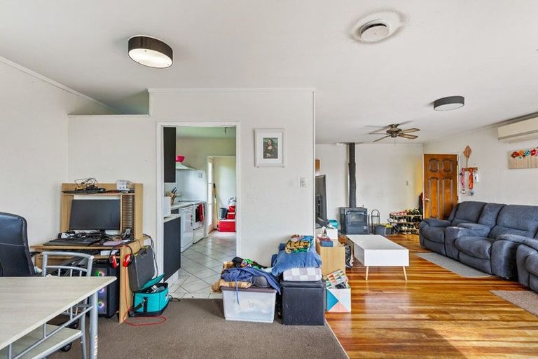 Photo of property in 119 Waimumu Road, Massey, Auckland, 0614