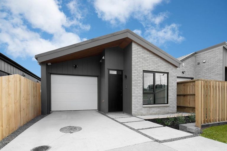 Photo of property in 11 Oopunga Road, Pukekohe, 2120