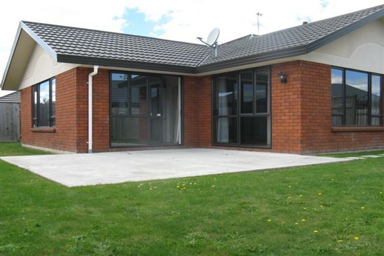 Photo of property in 27 Boston Parade, Kelvin Grove, Palmerston North, 4414