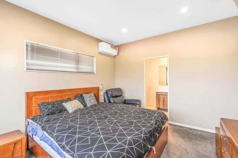 Photo of property in 3 Sapwood Crescent, Takanini, 2110