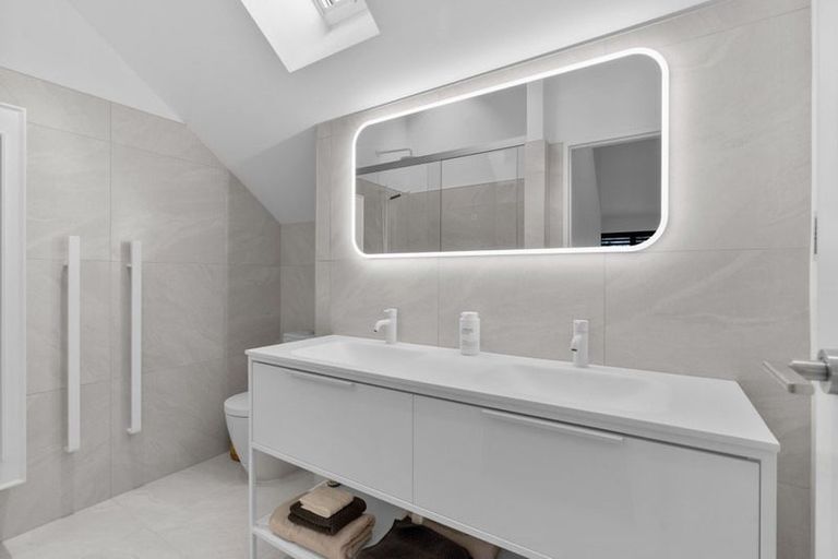 Photo of property in 14b Alfred Street, Northcote Point, Auckland, 0627