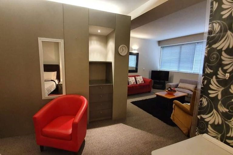 Photo of property in Gerondis Bldg Apartments, 306/60 Willis Street, Wellington Central, Wellington, 6011