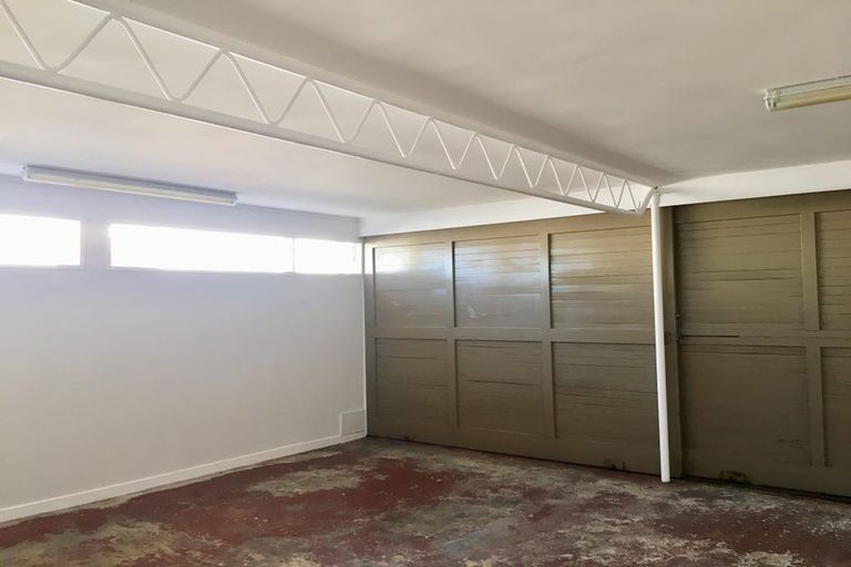 Photo of property in 109 Sylvan Avenue, Northcote, Auckland, 0627