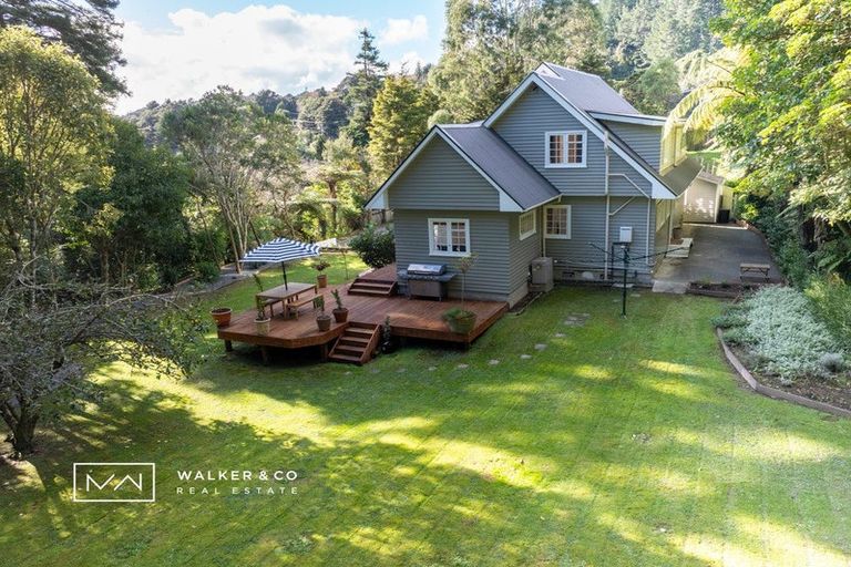 Photo of property in 4 Elmslie Road, Pinehaven, Upper Hutt, 5019