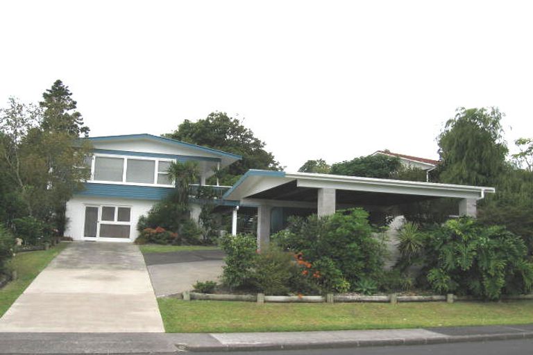 Photo of property in 5 Madison Place, Forrest Hill, Auckland, 0620