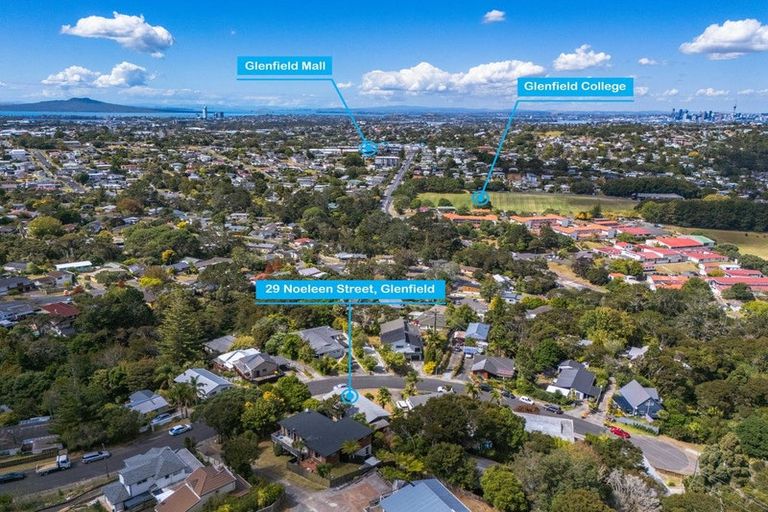 Photo of property in 29 Noeleen Street, Glenfield, Auckland, 0629