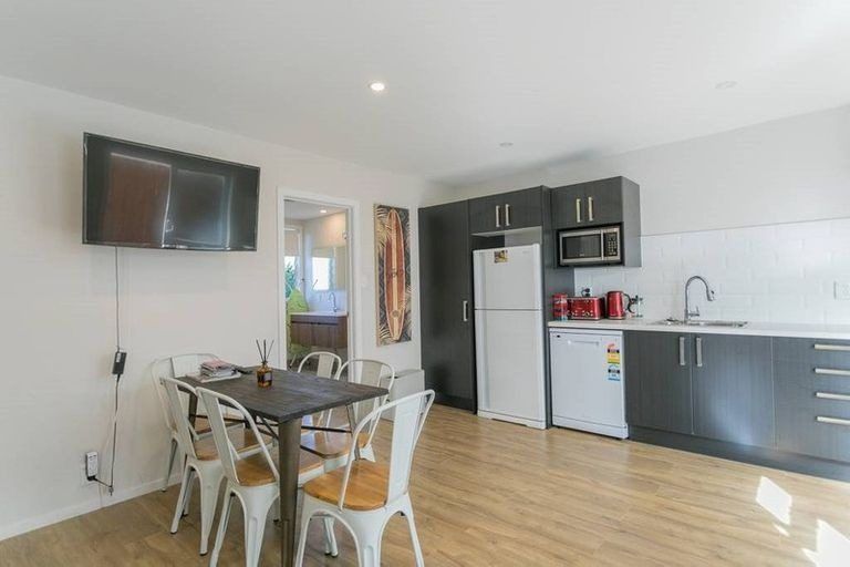 Photo of property in 2/4 Sydney Street, Hauraki, Auckland, 0622