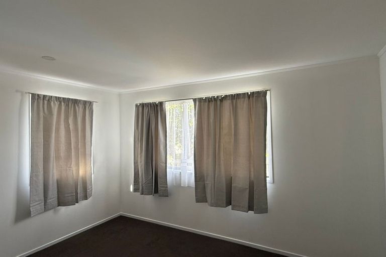 Photo of property in 9 Edwin Freeman Place, Ranui, Auckland, 0612
