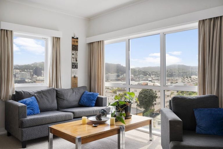 Photo of property in Kingsgate Flats, 10 Austin Street, Mount Victoria, Wellington, 6011