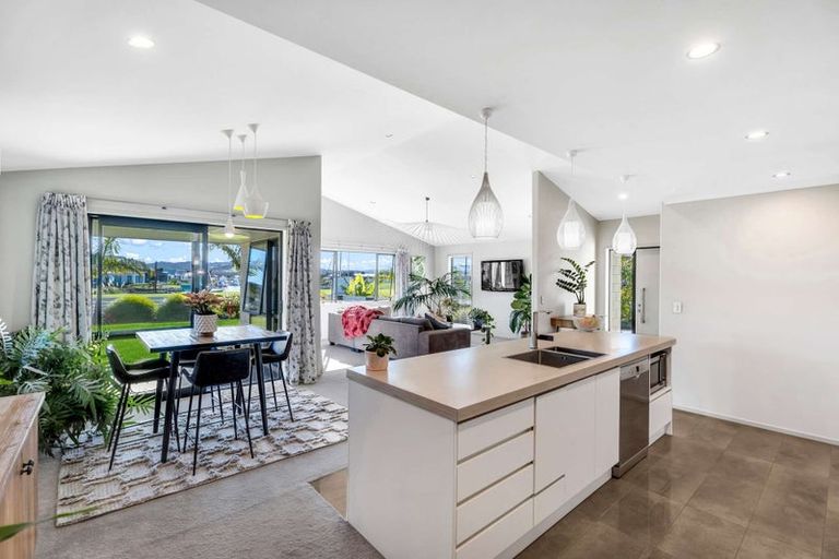 Photo of property in 19 Lady Jocelyn Place, Whitianga, 3510