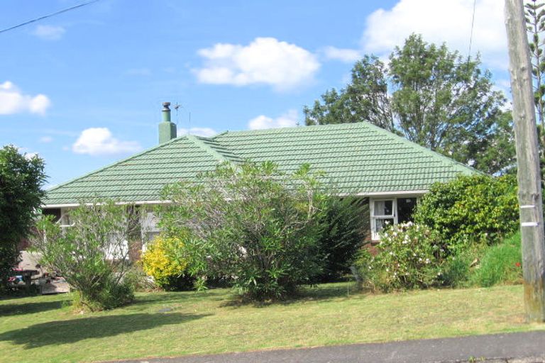 Photo of property in 76 Stottholm Road, Titirangi, Auckland, 0604