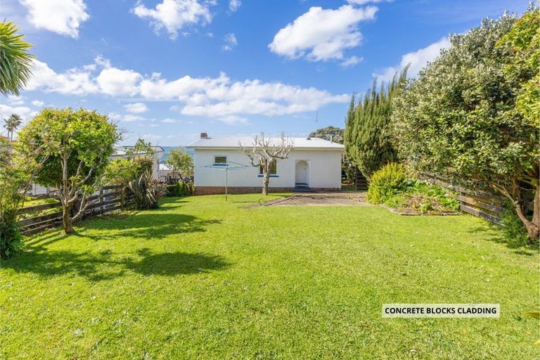 Photo of property in 2/48 Churchill Road, Murrays Bay, Auckland, 0630