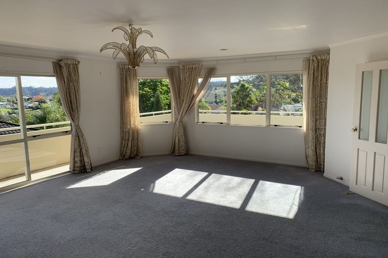 Photo of property in 16 Stephanie Close, Glenfield, Auckland, 0629