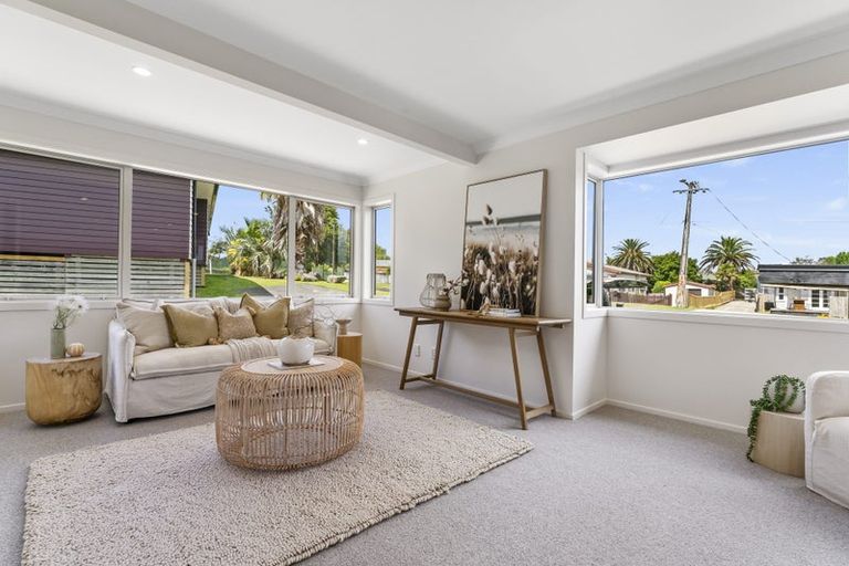 Photo of property in 12e Woodhouse Place, West Harbour, Auckland, 0618