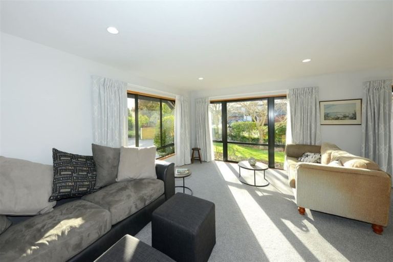 Photo of property in 8 Hamish Place, Westmorland, Christchurch, 8025