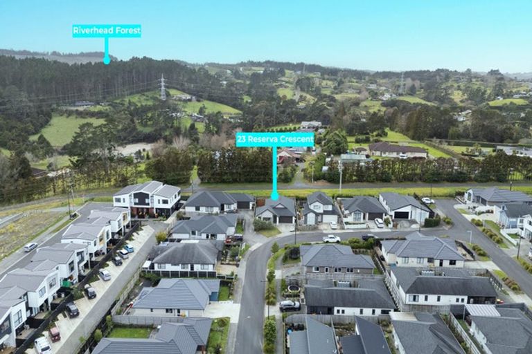 Photo of property in 23 Reserva Crescent, Kumeu, 0810