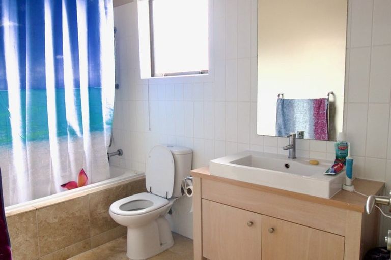 Photo of property in Point Ridge, 130 Gills Road, Albany Heights, Auckland, 0632