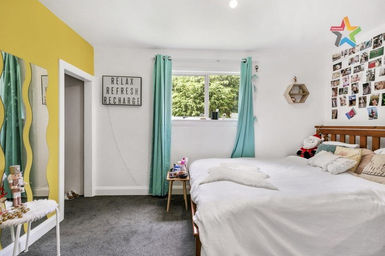 Photo of property in 22 Homedale Road, Wainuiomata, Lower Hutt, 5014