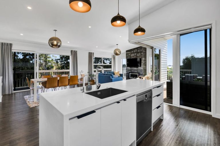 Photo of property in 54 Ainslee Street, Highlands Park, New Plymouth, 4312