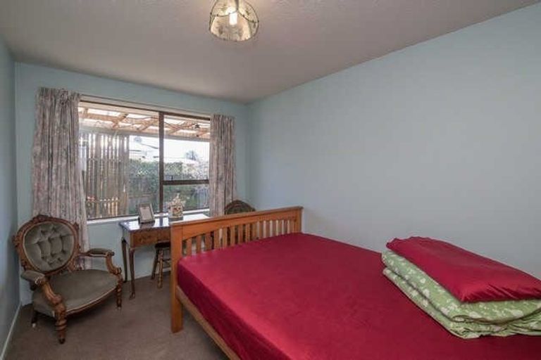 Photo of property in 2/33 Tower Street, Hornby, Christchurch, 8042