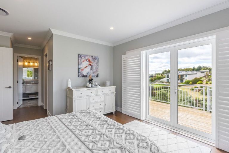 Photo of property in 7 Lamont Place, Waikanae, 5036