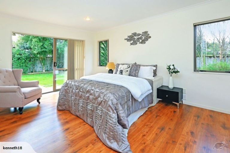 Photo of property in 4 Cambrian Crescent, Flat Bush, Auckland, 2016