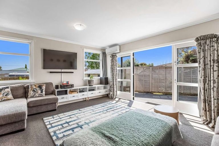 Photo of property in 11 George Street, Levin, 5510