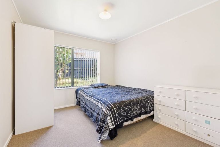 Photo of property in 9 Eloise Place, Clendon Park, Auckland, 2103