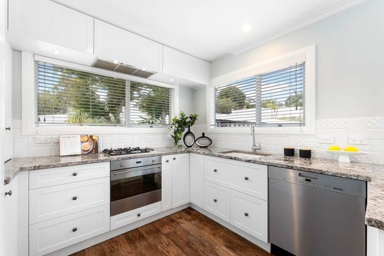 Photo of property in 95 Awaruku Road, Torbay, Auckland, 0630