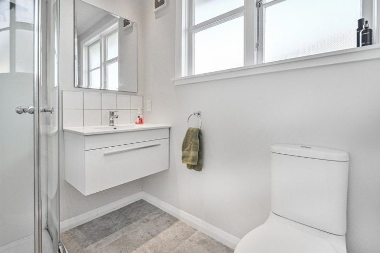 Photo of property in 714 Grove Road, Mayfair, Hastings, 4122