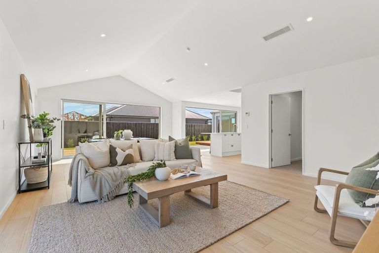 Photo of property in 52 Greig Crescent, Amberley, 7410